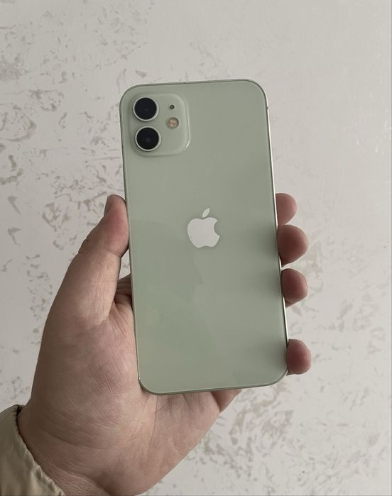 Продам айфон 12