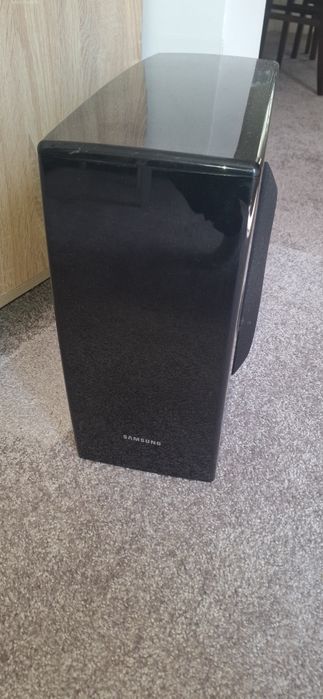 Vând mplificator 2 boxe + un tub de bass