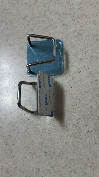 Крючки универсальные самоклеящиеся