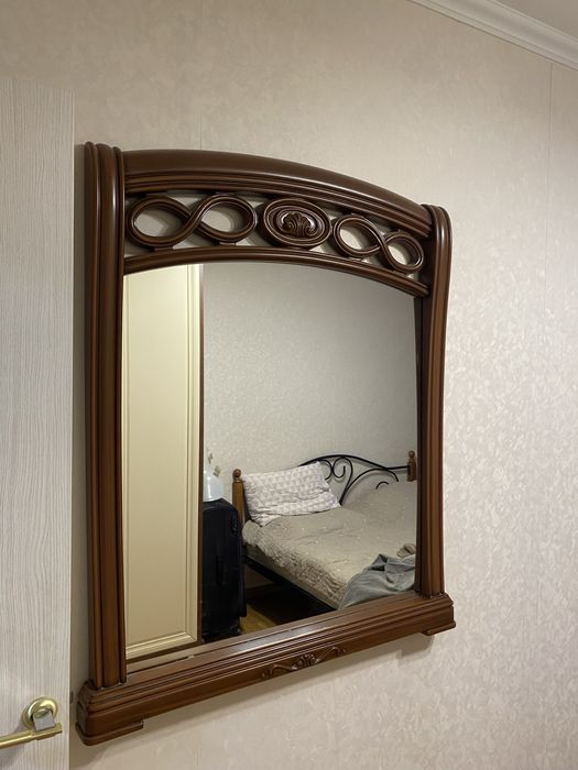 Продаю зеркало большое целое