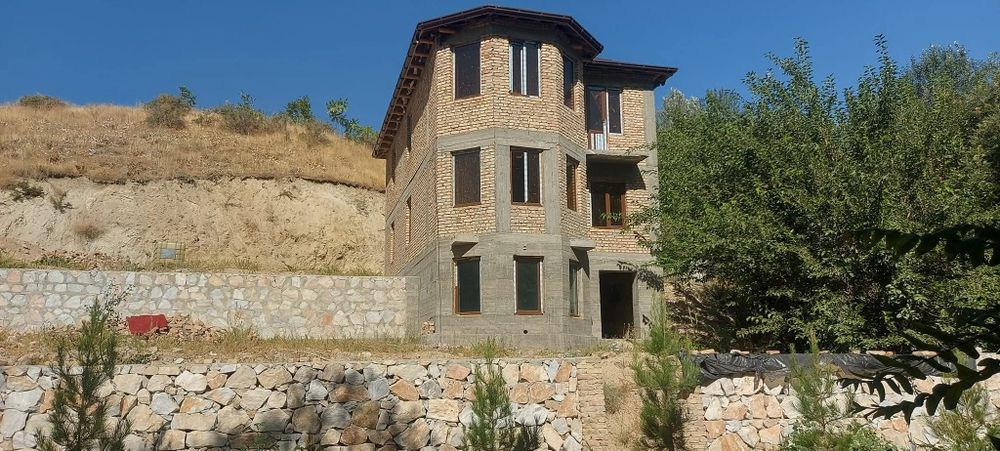 Betom styajka quyish uchun ustolar kerak