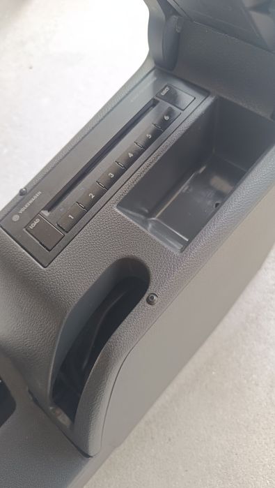 Продавам ВСЯКАКВИ части за голф 5 и други коли, както и НОВИ Части