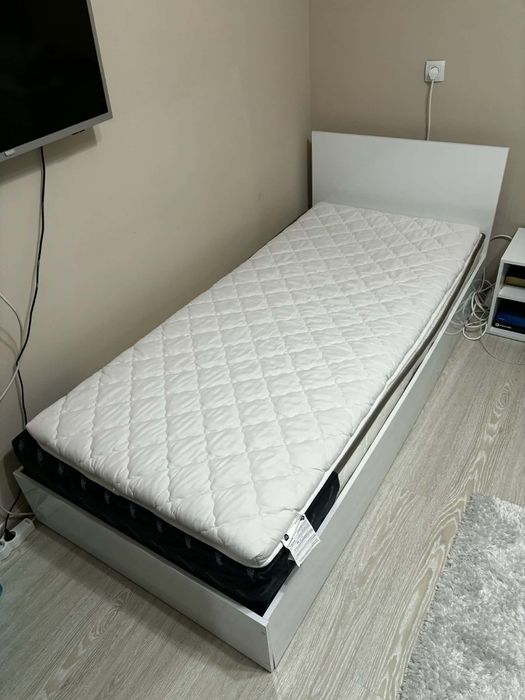 Легло с матрак и топ матрак