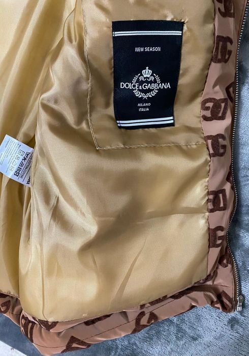 Vand vesta noua de bărbați