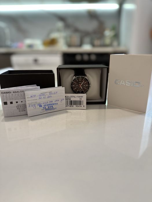 Новые оригинальные часы CASIO