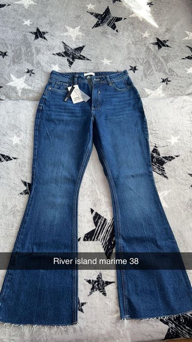 Blugi river island cu eticheta evazati