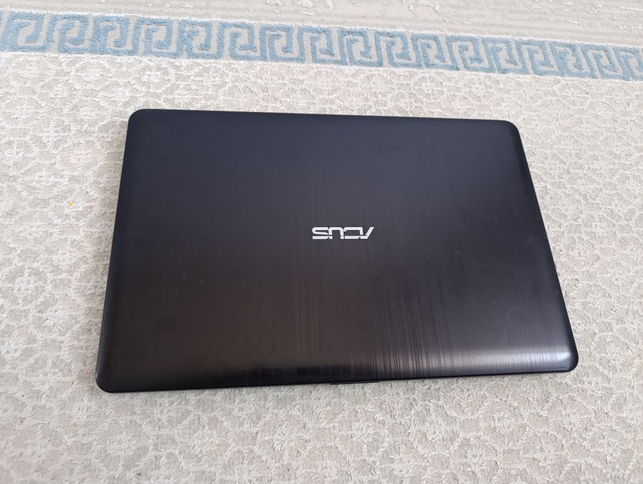 Ноутбук Asus Core i3 7020u