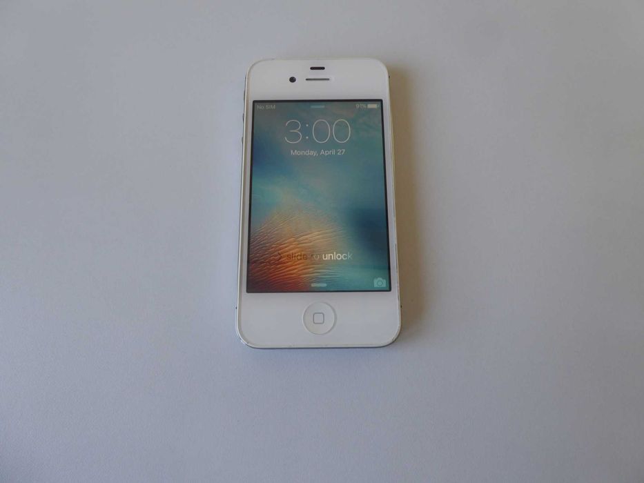 Телефон Apple iPhone 4S