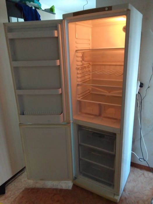 продам холодильник