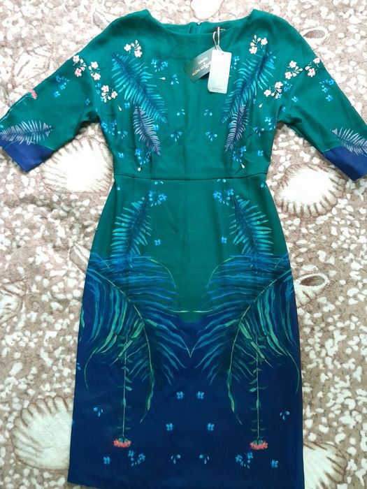 Платья новые 40-42 размер