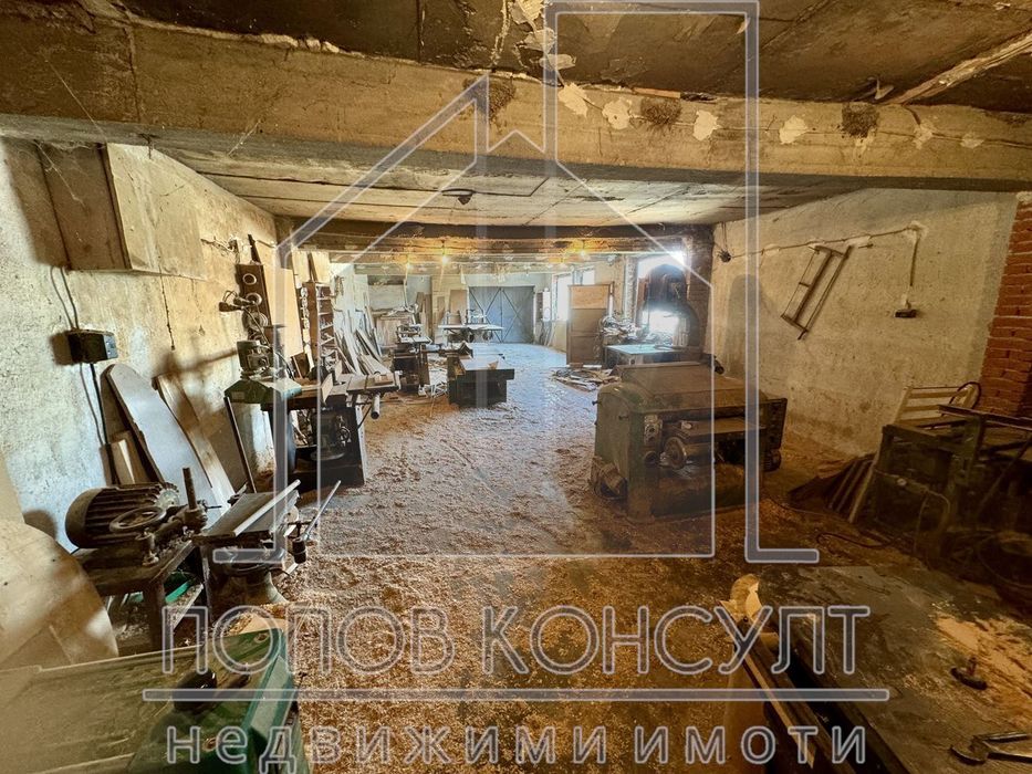Дава се под наем Промишлена сграда в с. Трилистник, Област Пловдив - 309 кв.м за 750 € - Снимка #2