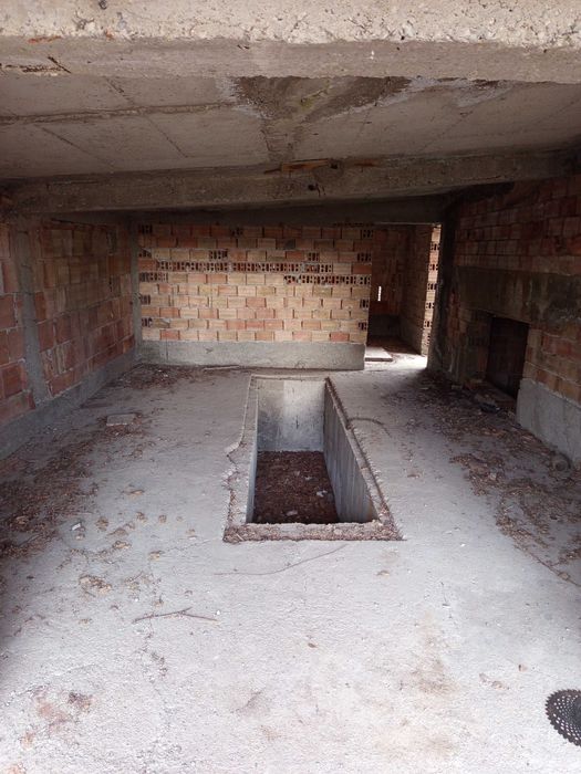 Продава се жилищна сграда с гараж в с. Габарево, община Павел Баня