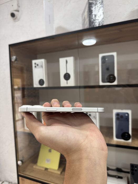 iPhone 17