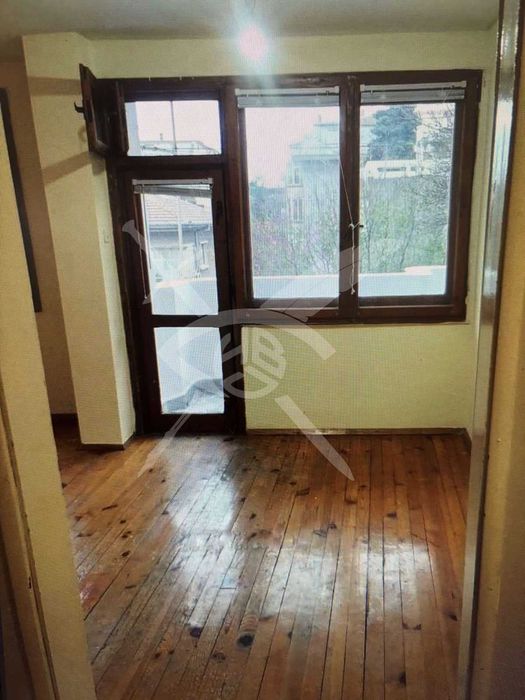 Продава се Тристаен апартамент в Бургас, Център - 72 кв.м за 1027 €/кв.м - Снимка #2