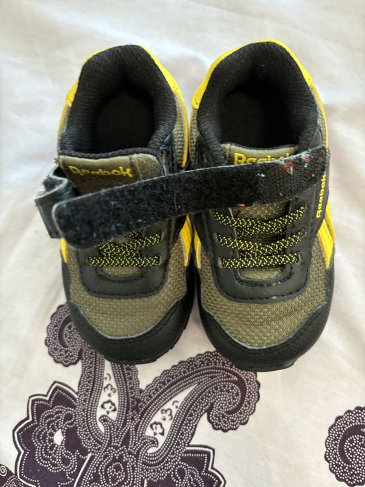 Бебешки маратонки, буйки