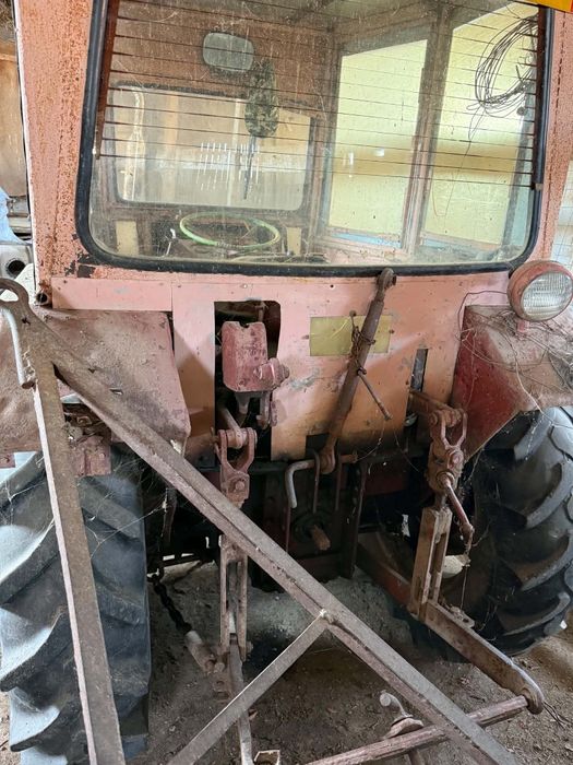 Vand tractor UTB 445