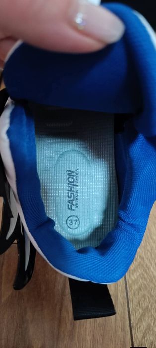 Маратонки с колелца