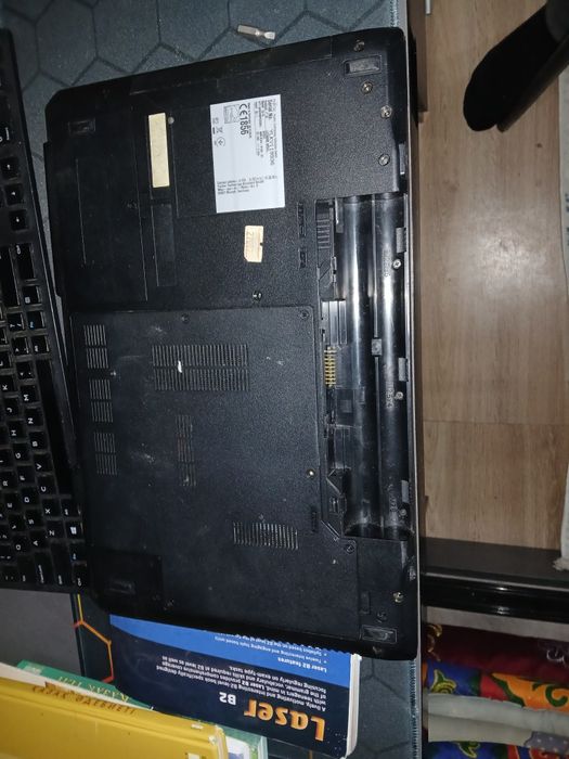 Ноутбук Fujitsu LIFEBOOK AH532 / 10GB RAM / 500GB HDD