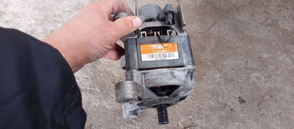 пералня whirpool цяла иши на части