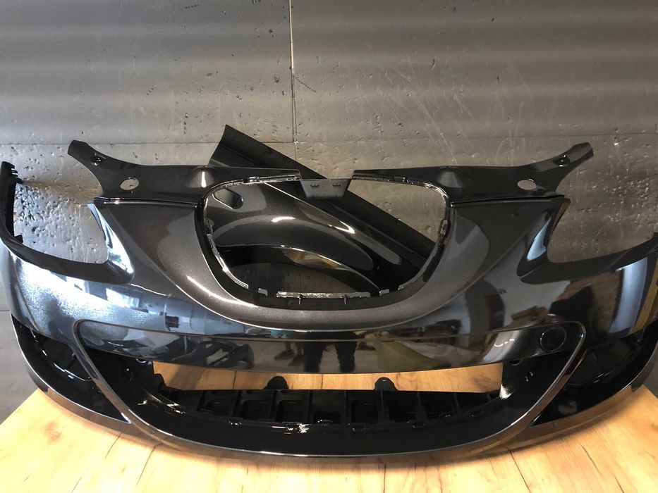 Bara & Aripa Fata Dreapta Seat Leon An 2008-2012 (LC9Z (Negru))