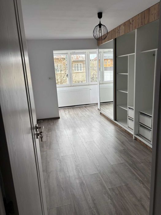 Apartament cu 3 camere - Central