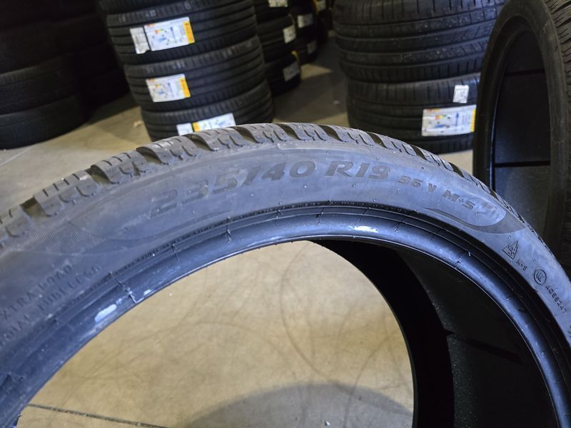 235/40/19 PIRELLI 2бр