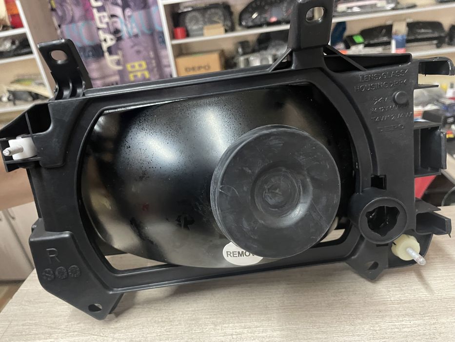 Фара VW tranporter T4 правая