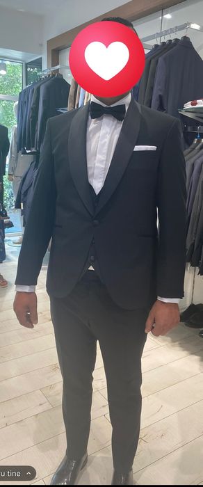Vând costum de mire marca pazzo !