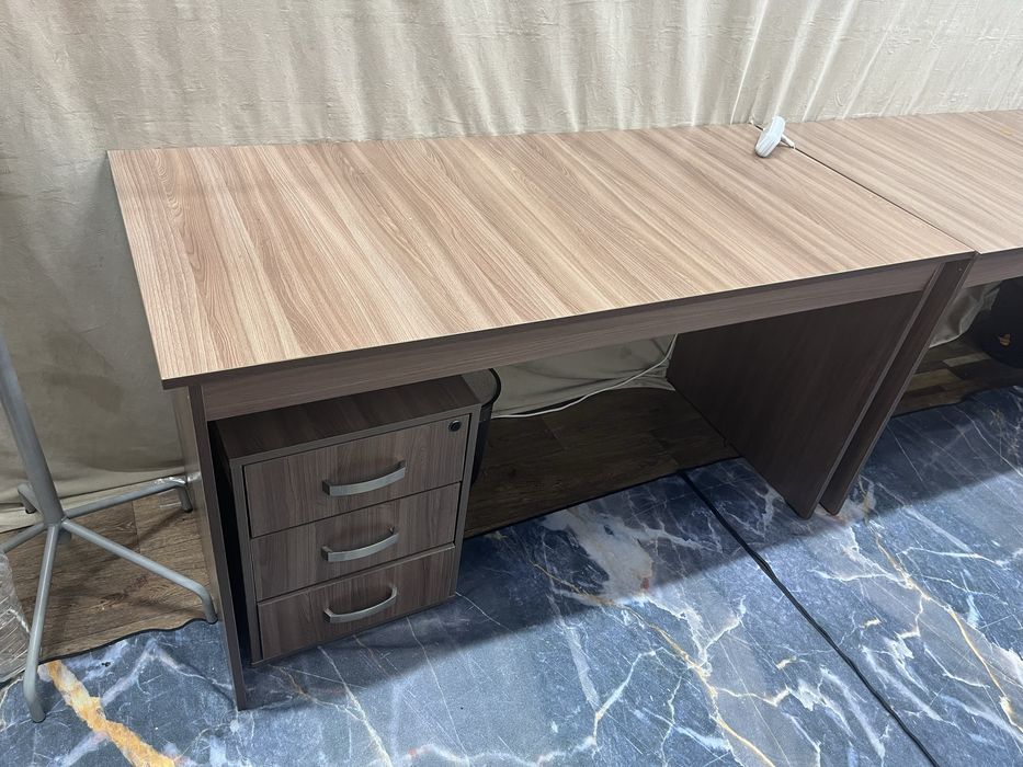 Офисное столы в отличном состоянии
