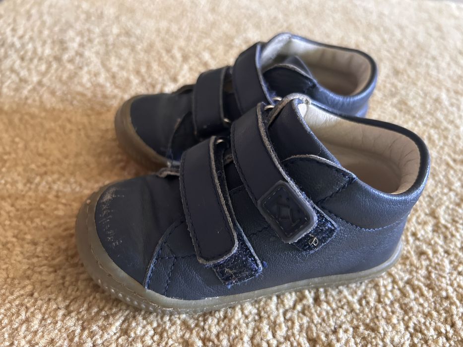 Детски обувки 20 номер за прохождане и домашни пантофи Колев и Колев