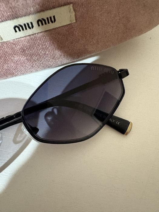 Ochelari de soare miu miu