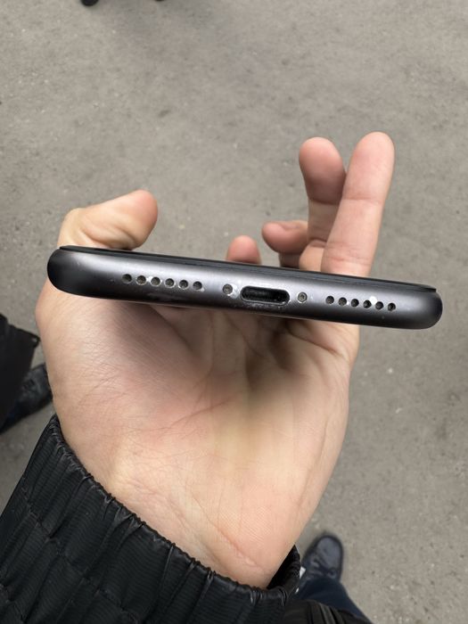 Iphone 11 black b/u