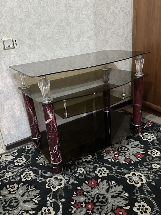 Стекляный столик