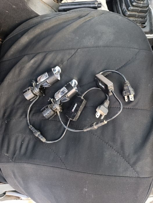 Zimmer led faraishlashi zor yaxshi yoritadi ozgina ishlatilgan