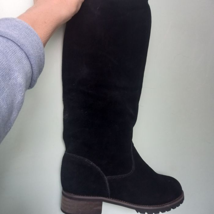 Продам замшевые сапожки