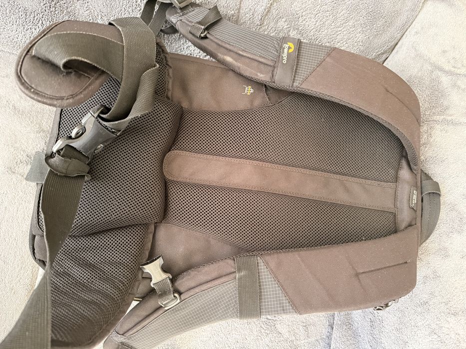 Фотографска раница LowePro BP 250 AW II