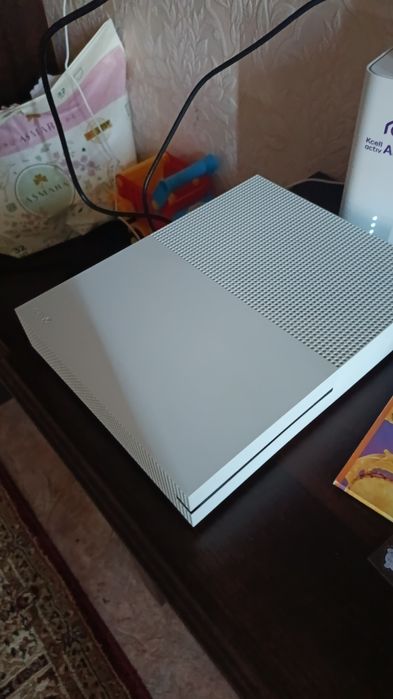 Xbox one s новый с коробкой