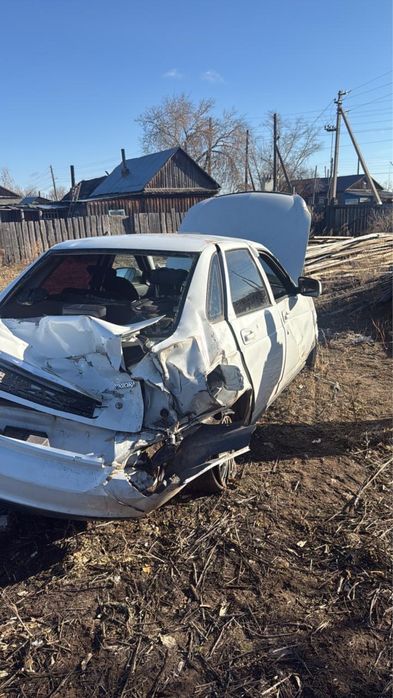 Приора 2015 года в аварином состоянии