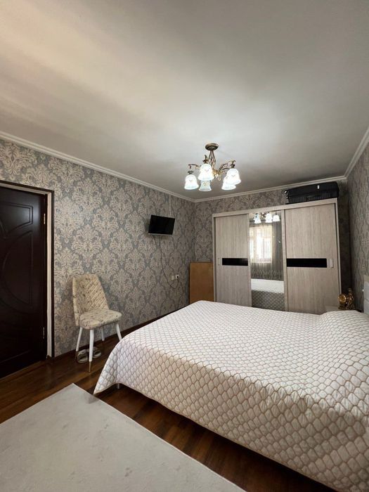 Срочно продаётся шикарный домик в центре города, емонт вся техника.