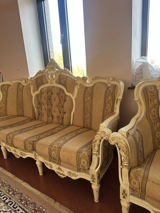 Комплект диван и два кресла дворцовом стиле