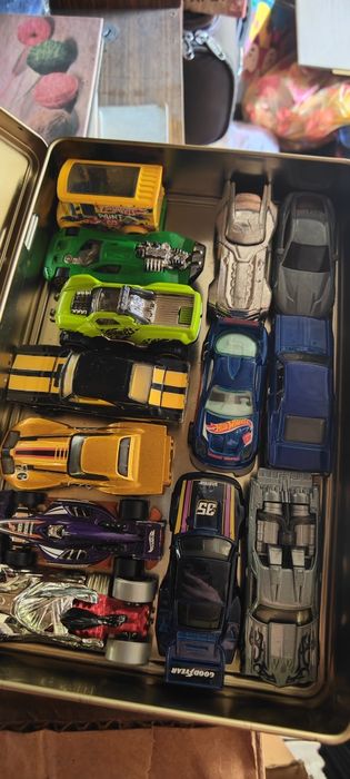 Коллекция машинок hot wheels