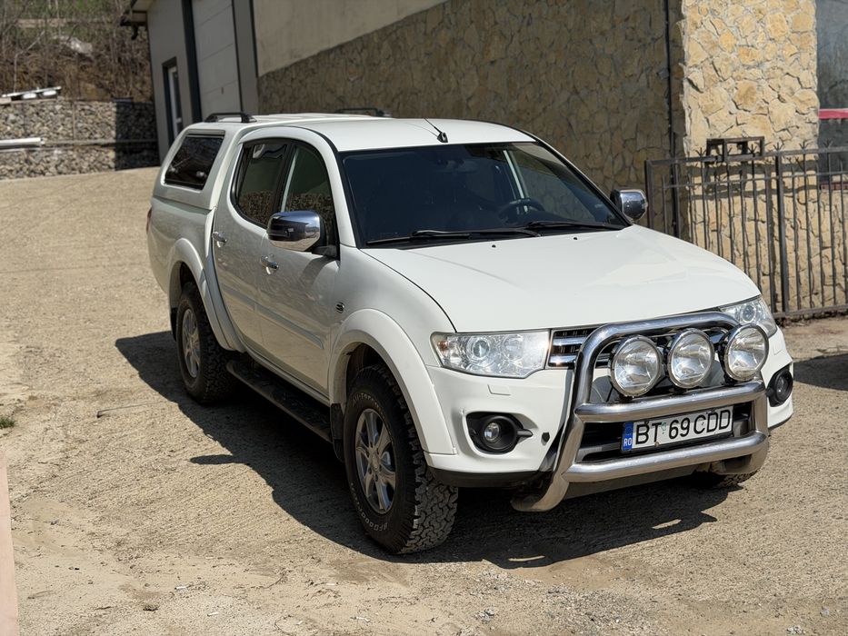Mitsubishi l200 2015