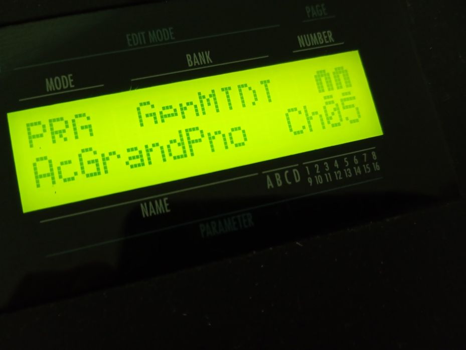 Alesis QS8 pian orga midi controler