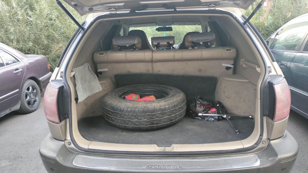 Продам Toyota Harrier
