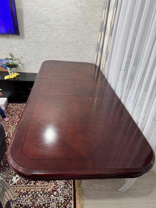 Шикарный стол дома будет той