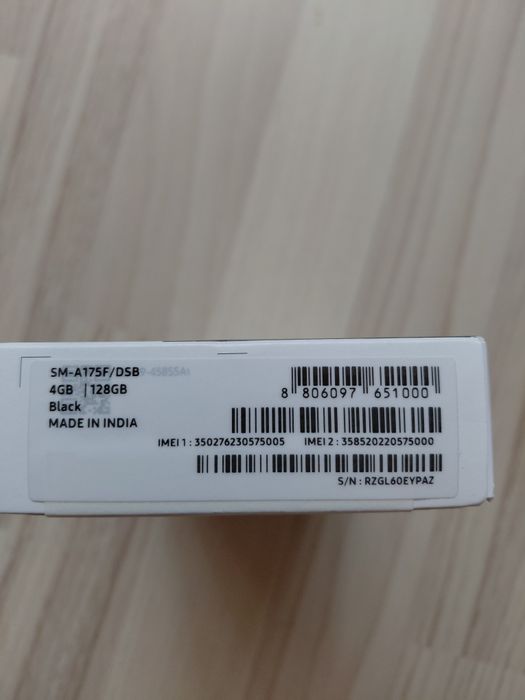 Продавам телефон SAMSUNG GALAXY A 17