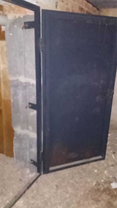 Продам метал дверь 12000 тг