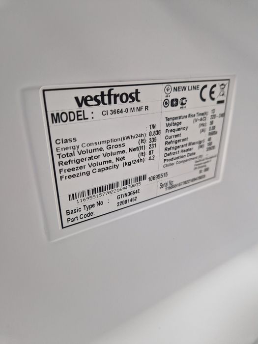 Хладилник с фризер Vestfros A++ No Frost