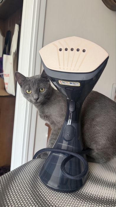 Fier de calcat vertical Philips 8000