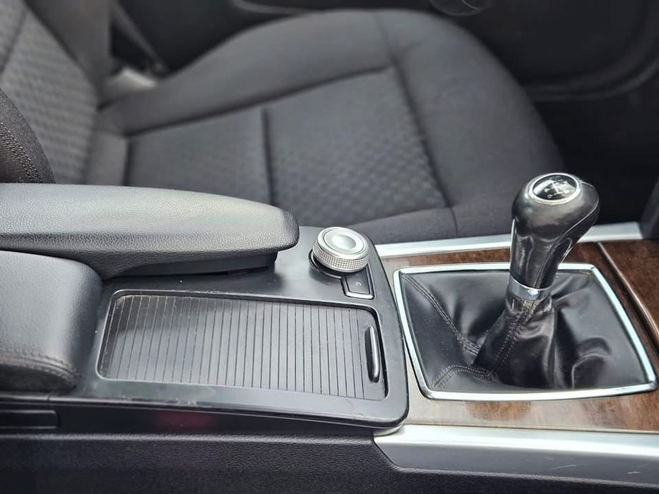 Mercedes E200 W212 2.2 CDI 136 CP BlueEfficiency Climatronic Pilot Automat Cârlig Stare Excelentă